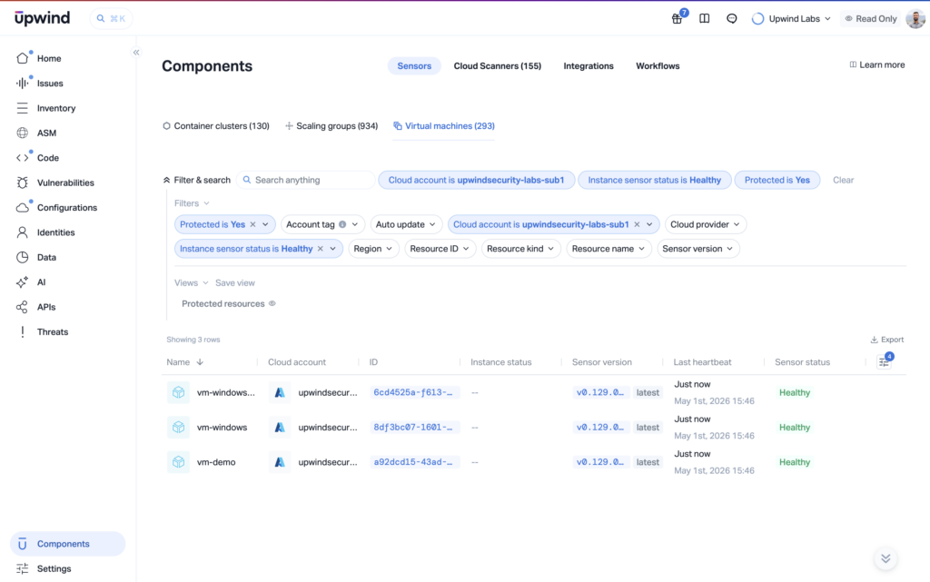 Tela da Upwind mostrando gerenciamento de sensores em VMs Windows, com status saudável, versão do sensor e último heartbeat.