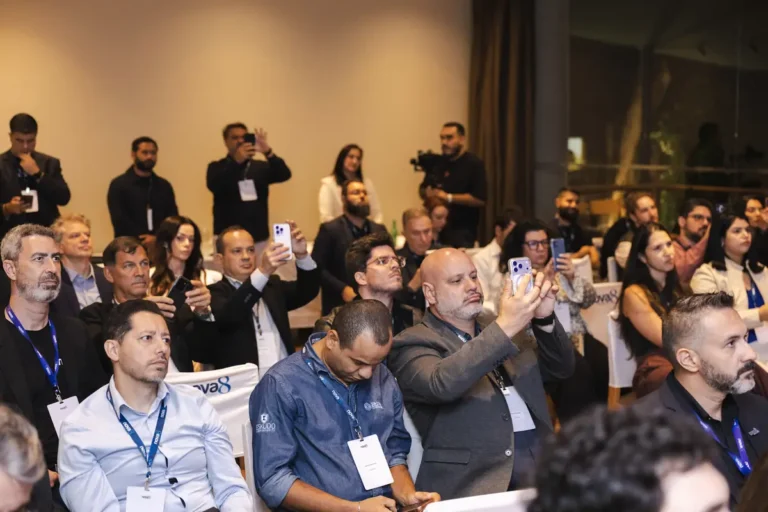 Público lota o auditório do evento da Nova8