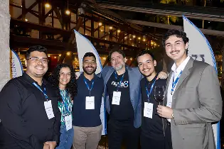 Equipe da Nova8 reunida em evento
